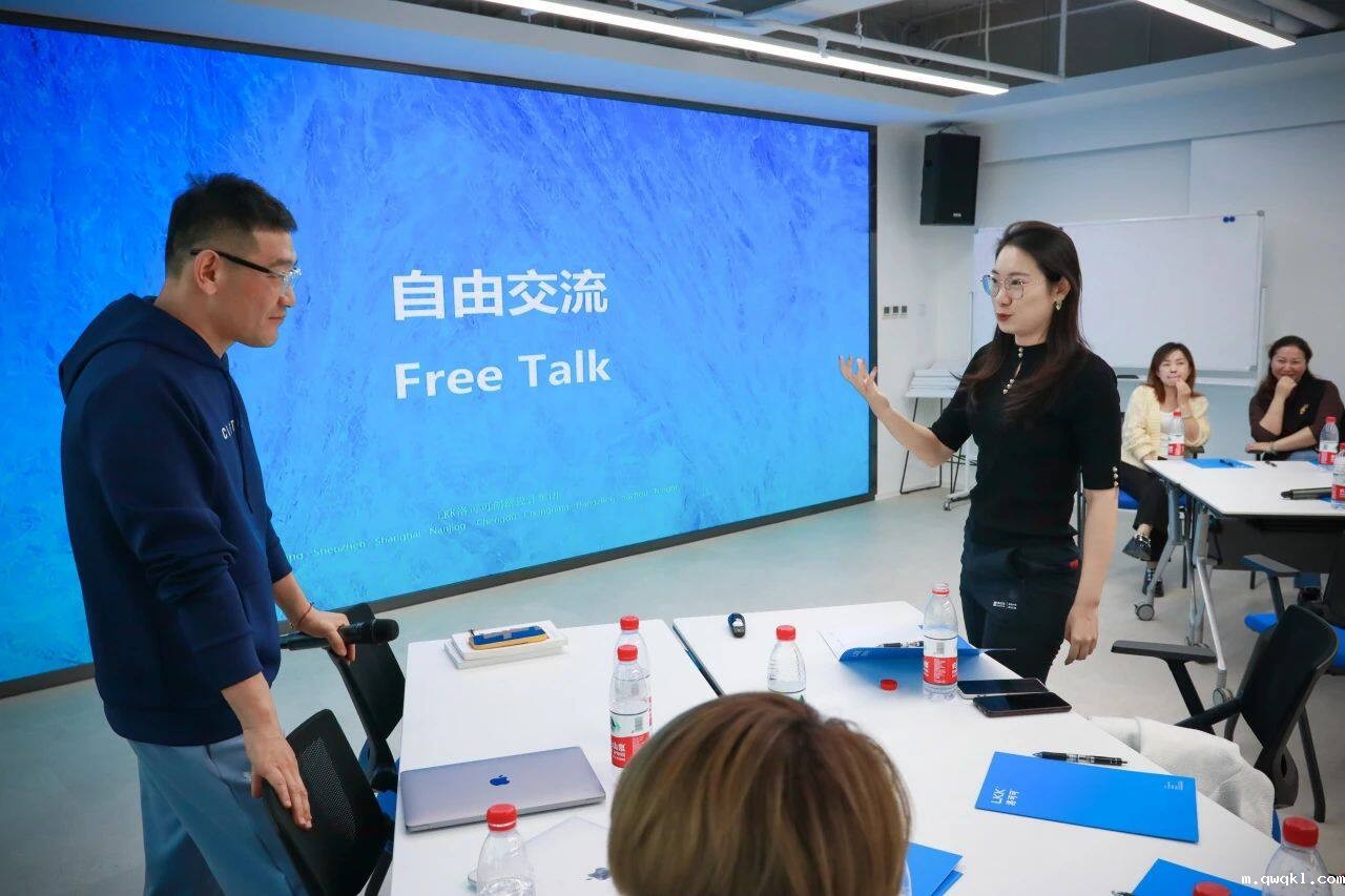 长江商学院师生参访必威唯一官方网站
